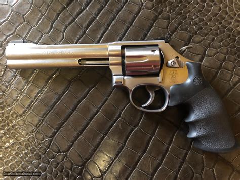 Smith & Wesson 617 Handgun Image 5