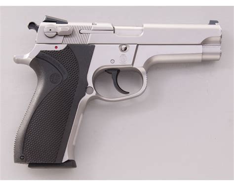 Smith & Wesson Model 5906 Features