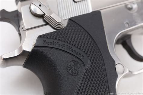 Smith & Wesson 5906 ambidextrous safety