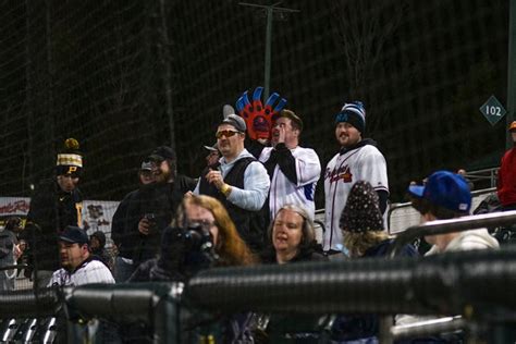 Smokies Baseball Fans