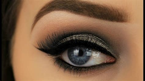 Smoky Grey Dramatic Look