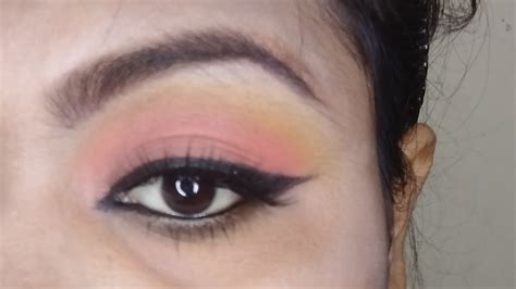 Soft Peach Eye Look