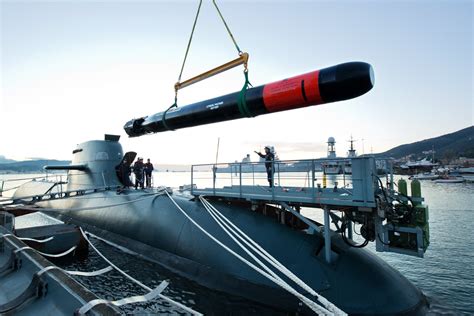 Submarine-launched torpedo