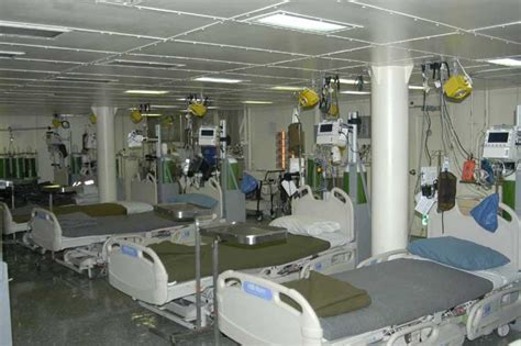 USS Bataan LHD 5 Medical Facility