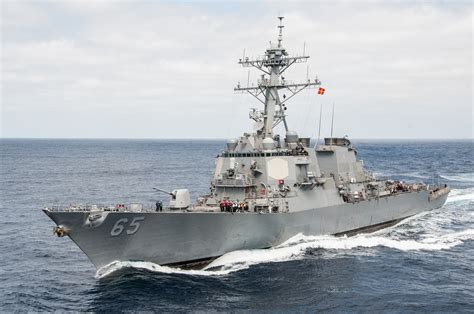 USS Benfold (DDG-65) electronics