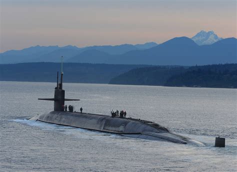 USS Henry M. Jackson SSBN-730 Underway