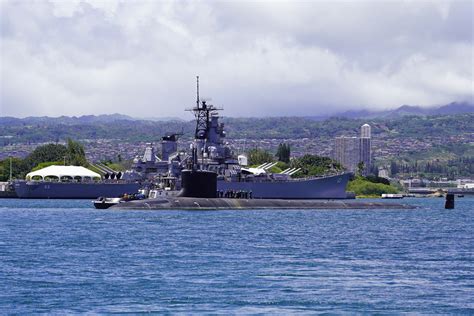 USS Missouri Submarine Image 1