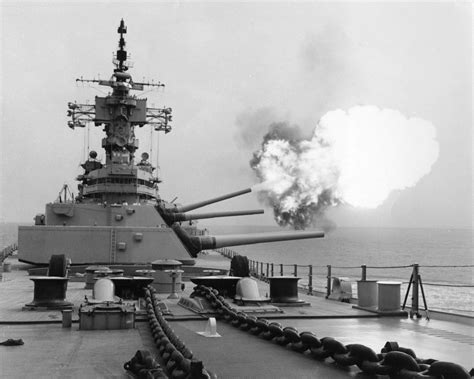 USS New Jersey BB62 Firing