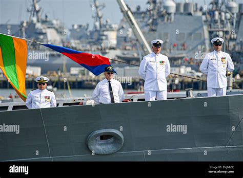 Awards ceremony for USS Vella Gulf (CG-72)