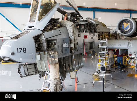 A-10 Warthog maintenance