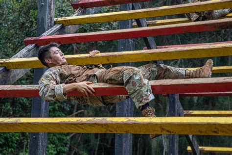 Air Assault Obstacle Course Challenge Gallery 10