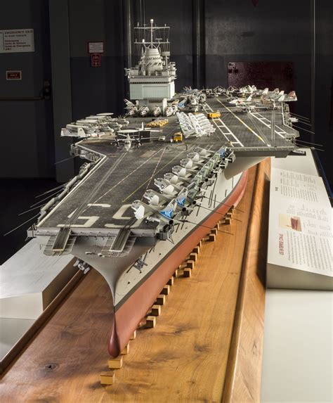 Aircraft carrier model seams