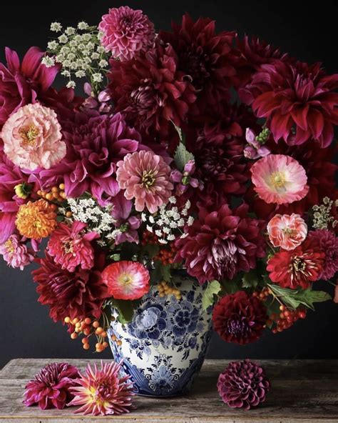 Analogous Colour Flower Arrangement