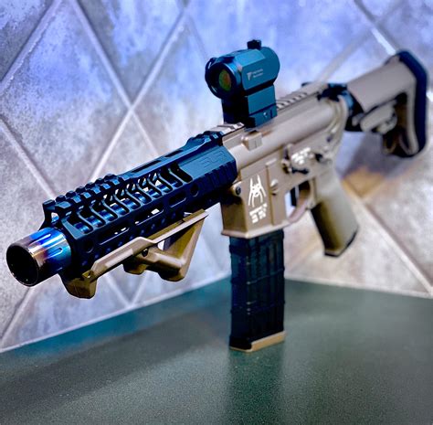 AR-15 accessories and customization