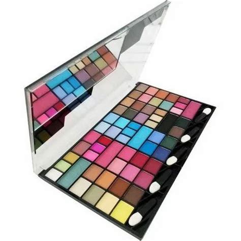 Artistic Eyeshadow Palette open