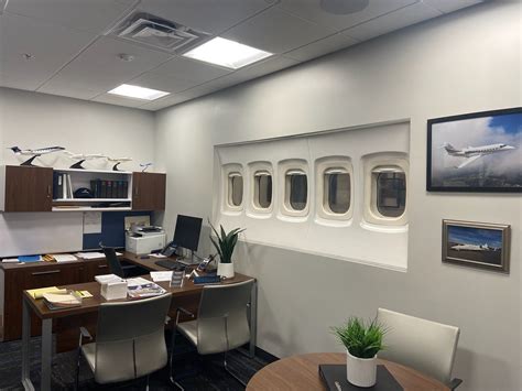 Aviation Office Decor Image 8