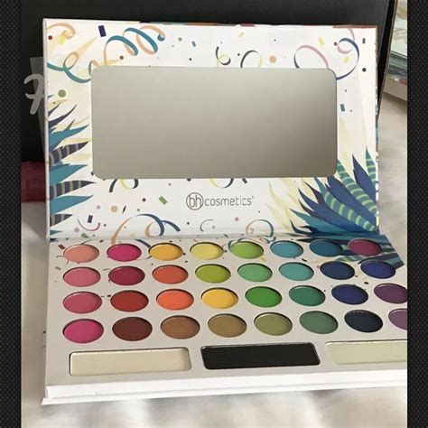 BH Cosmetics Back to Brazil Eyeshadow Palette Shades