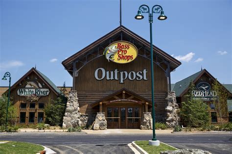 Bass Pro Shops storefront