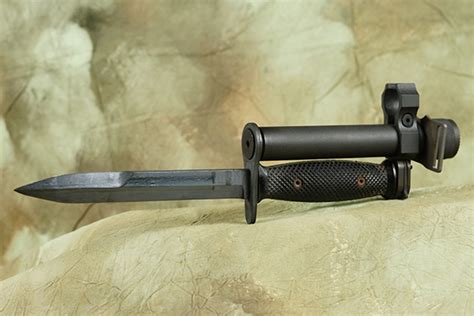 Bayonet attachment for pistol