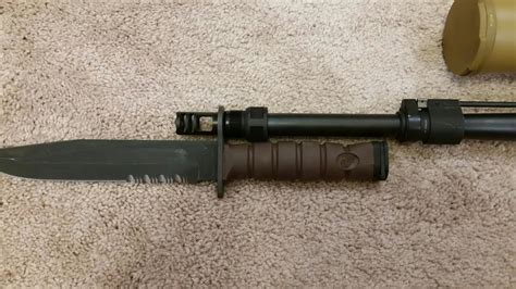 Bayonet attachment for pistol