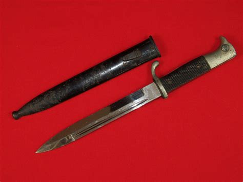 Bayonet used in ceremonial context