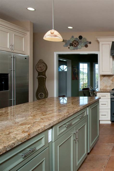 Beige kitchen accent colors