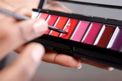 Benefits of Refilling Lipstick Palette