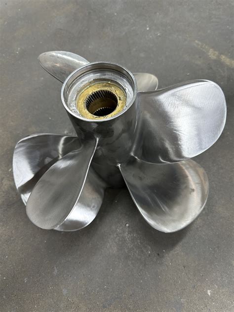 Boat propeller repair services