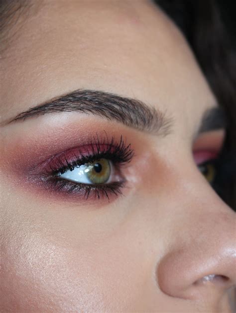 Bold Look with ABH Eyeshadow Palette