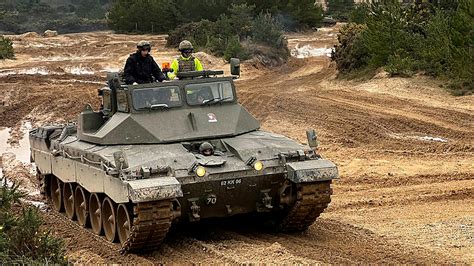 Challenger 2 Aircraft Maintenance