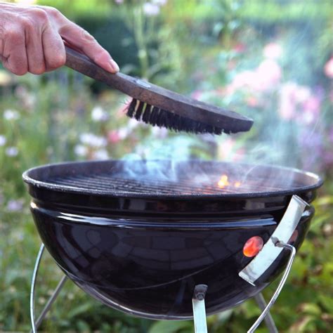 Charcoal Grill Cleaning