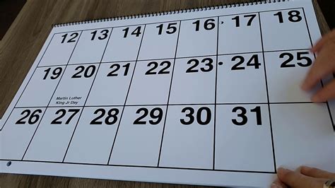 Choosing the right large calendar