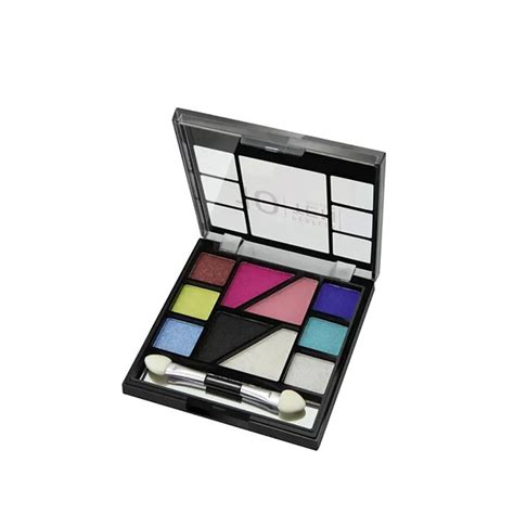 Create a color-coordinated eyeshadow palette