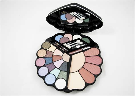 Compact Eyeshadow Palettes