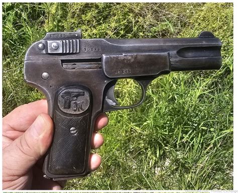 Compact pistol design