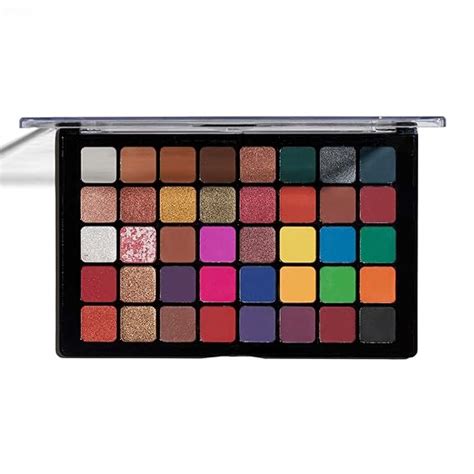 Cool tone makeup palette for natural looks