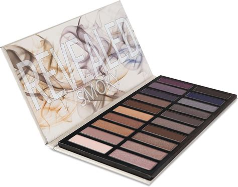 Cool tone makeup palette for blue eyes with fair skin