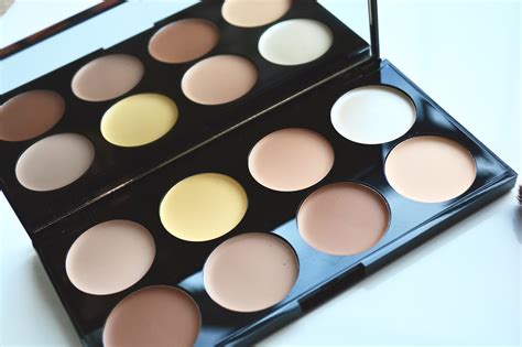 Benefits of Cream Contouring Palettes