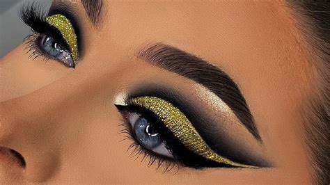 Creating a bold, cut crease look with glitter