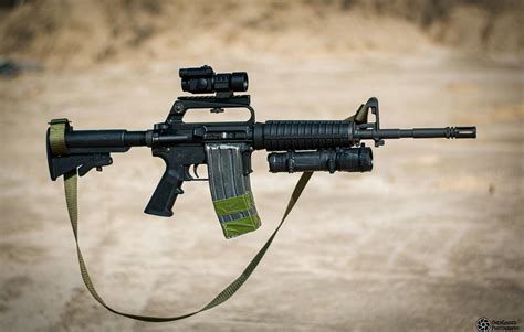 Knight's Armament Company (KAC) SR-25 Rifle