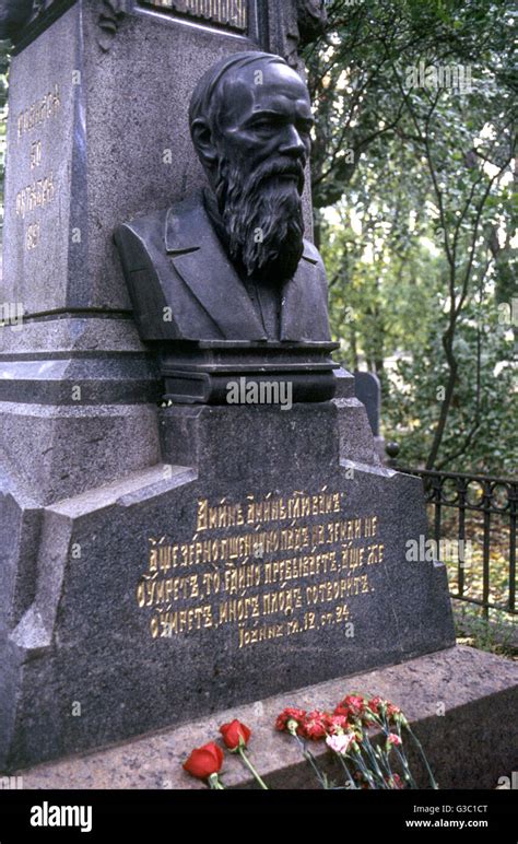 Dostoevsky brothers grave