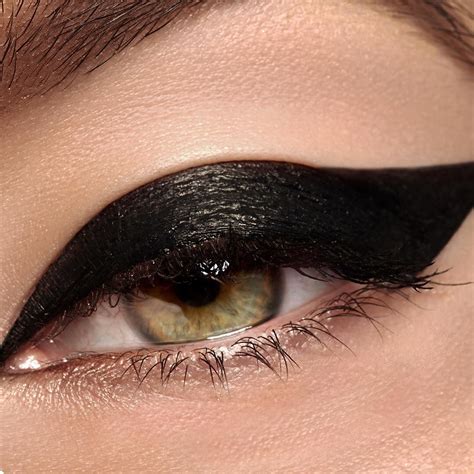 Dramatic Liner Look