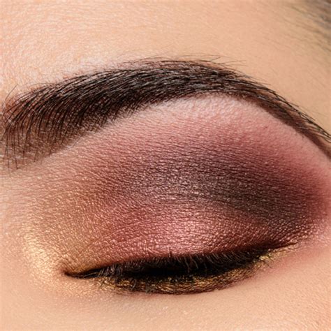 Dusty rose eyeshadow