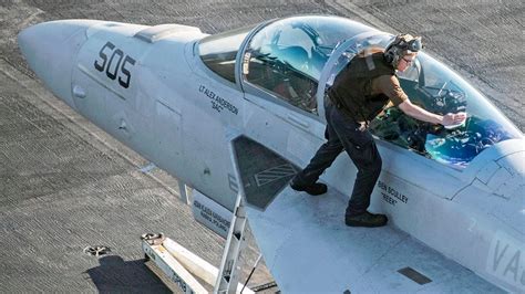 EA-18G Growler aircrew