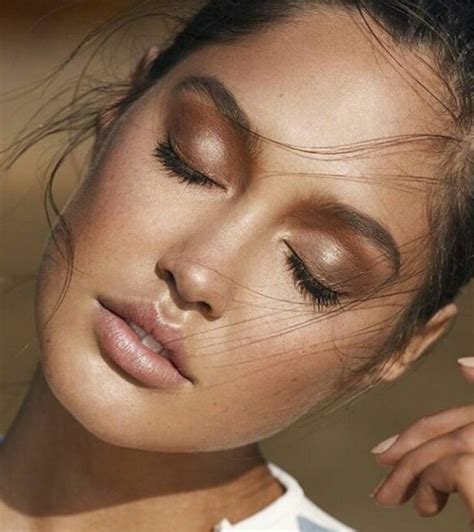 Earthy Tones in Makeup