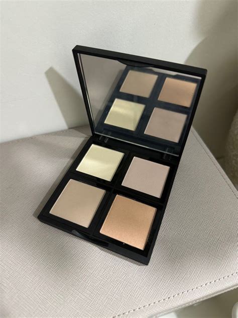 ELF Illuminating Palette basic application