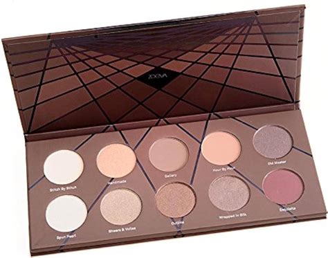 En Taupe Eyeshadow Palette