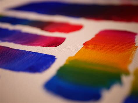 Essential colors for acrylic painters