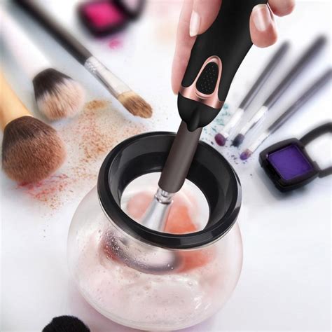 Eyeshadow Brush Cleaning Tips