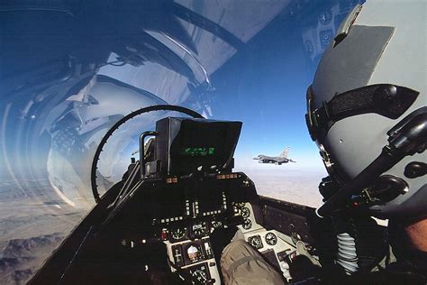 F-16 Fighting Falcon cockpit view